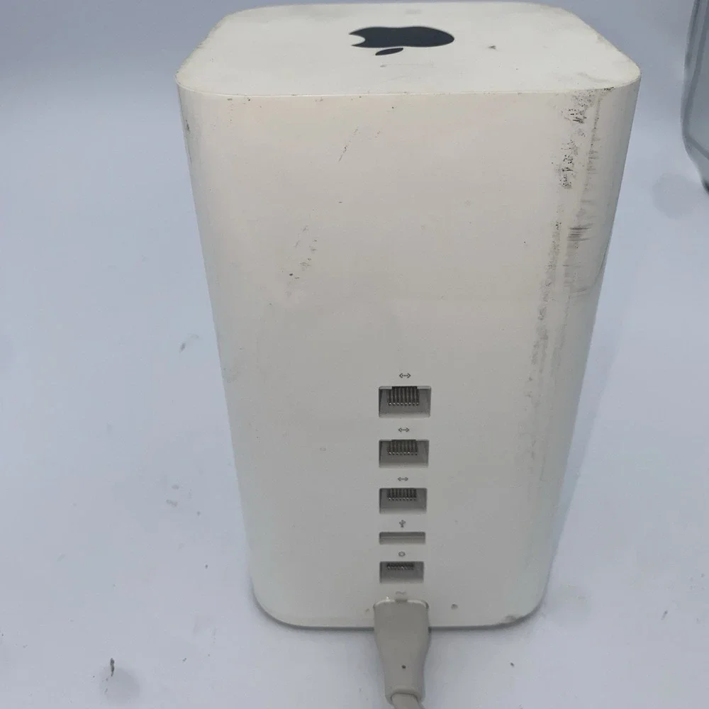 Apple AirPort Extreme A1521 3-Port Gigabit Wi-Fi 802.11 AC Router ME918LL/A